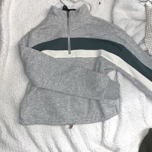 I’m selling a cropped jacket